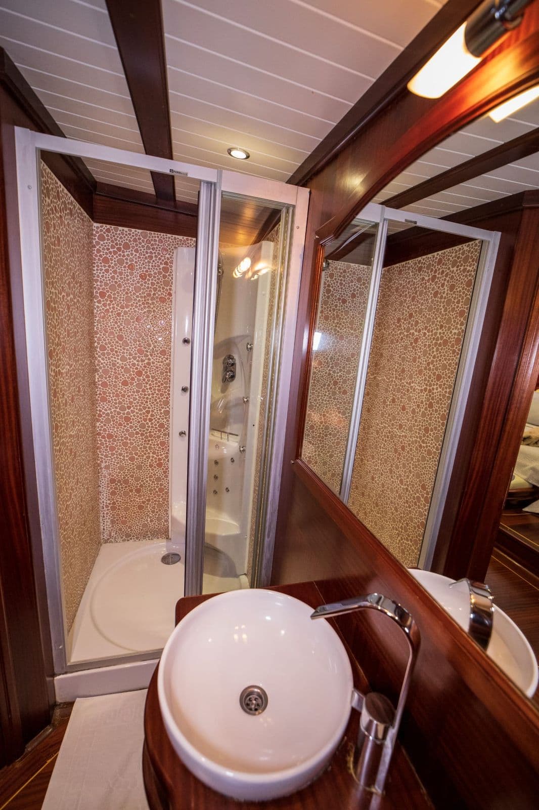 Arif Kaptan C interior