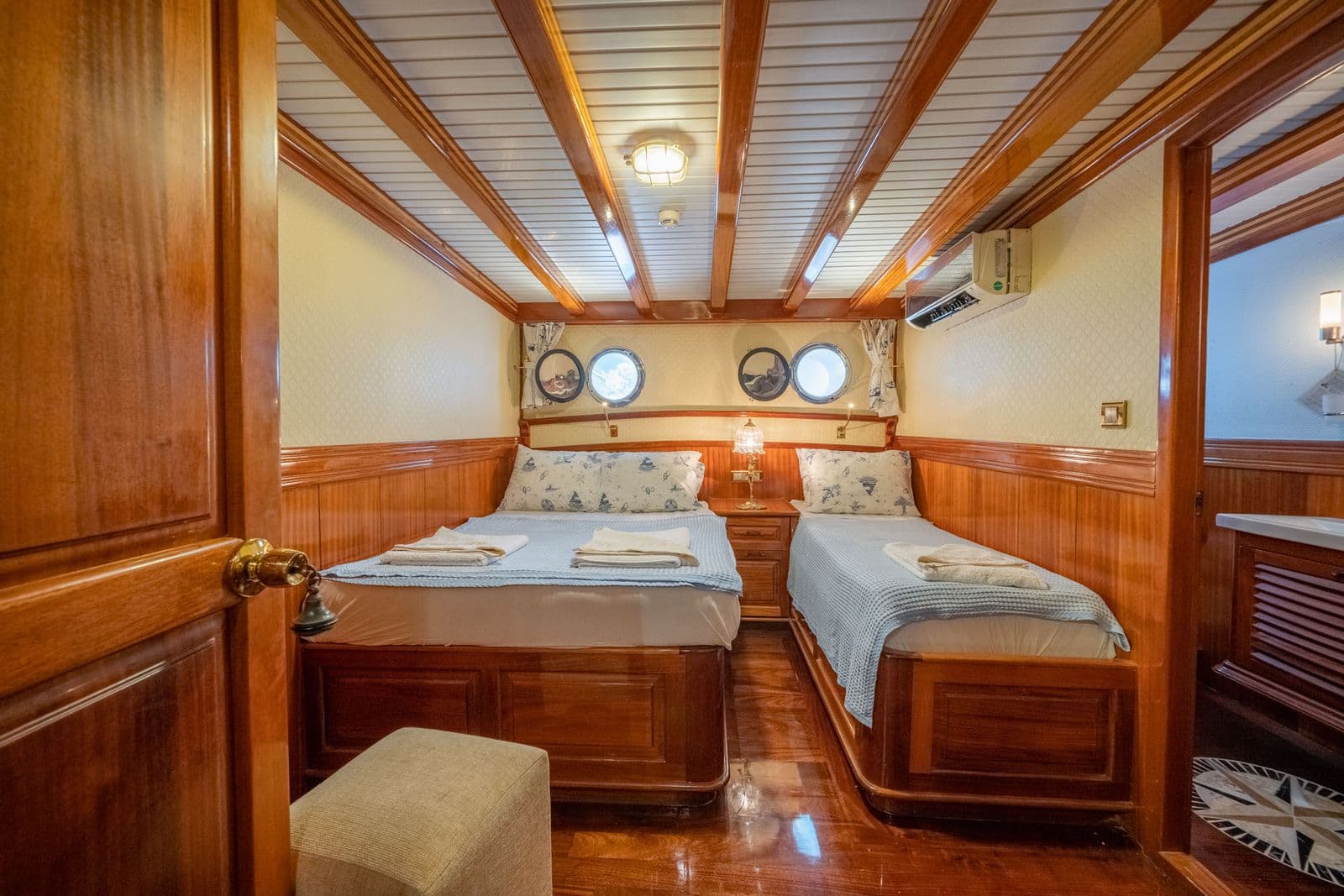 Admiral cabin