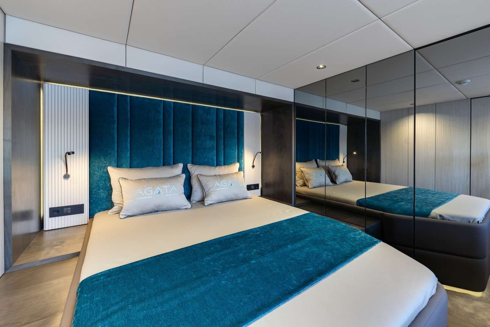 Agata Blu cabin