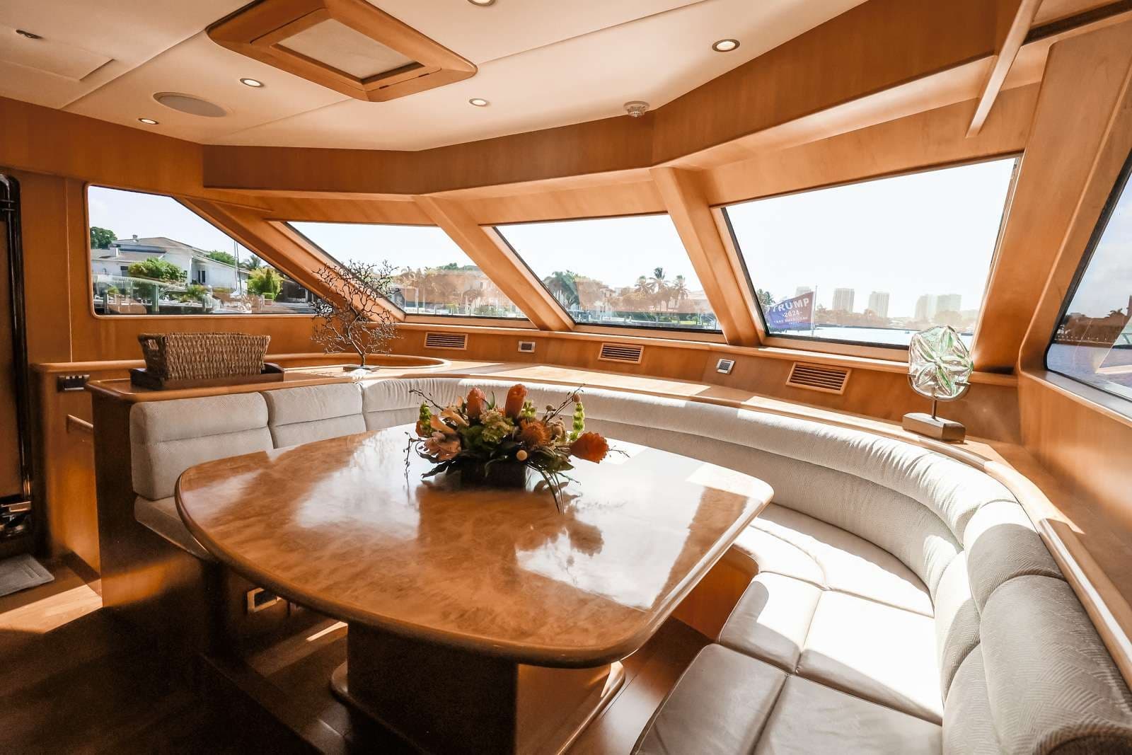 Andiamo interior