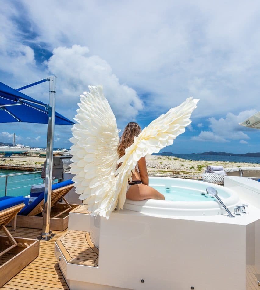Angel Eyes dining