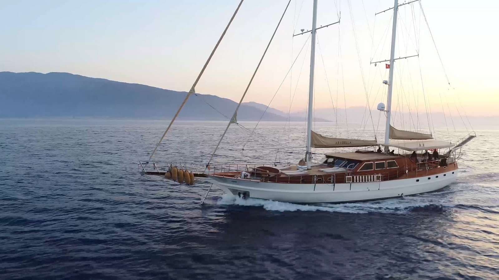 Arabella deck