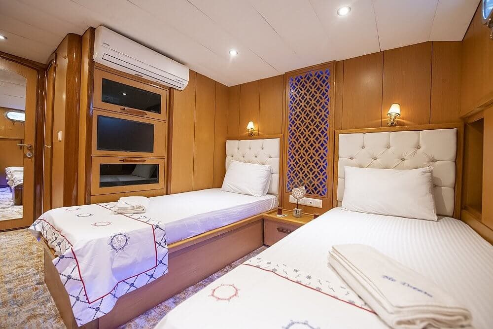 Blu Dream interior