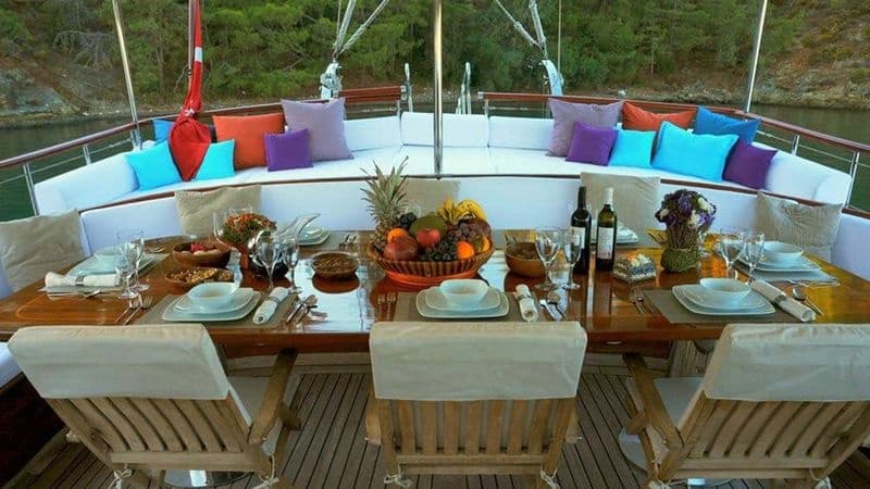 Dear Lila dining