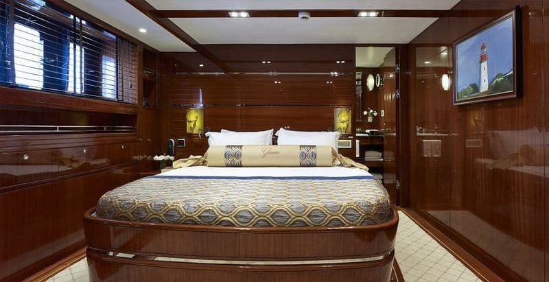 Glorious II cabin