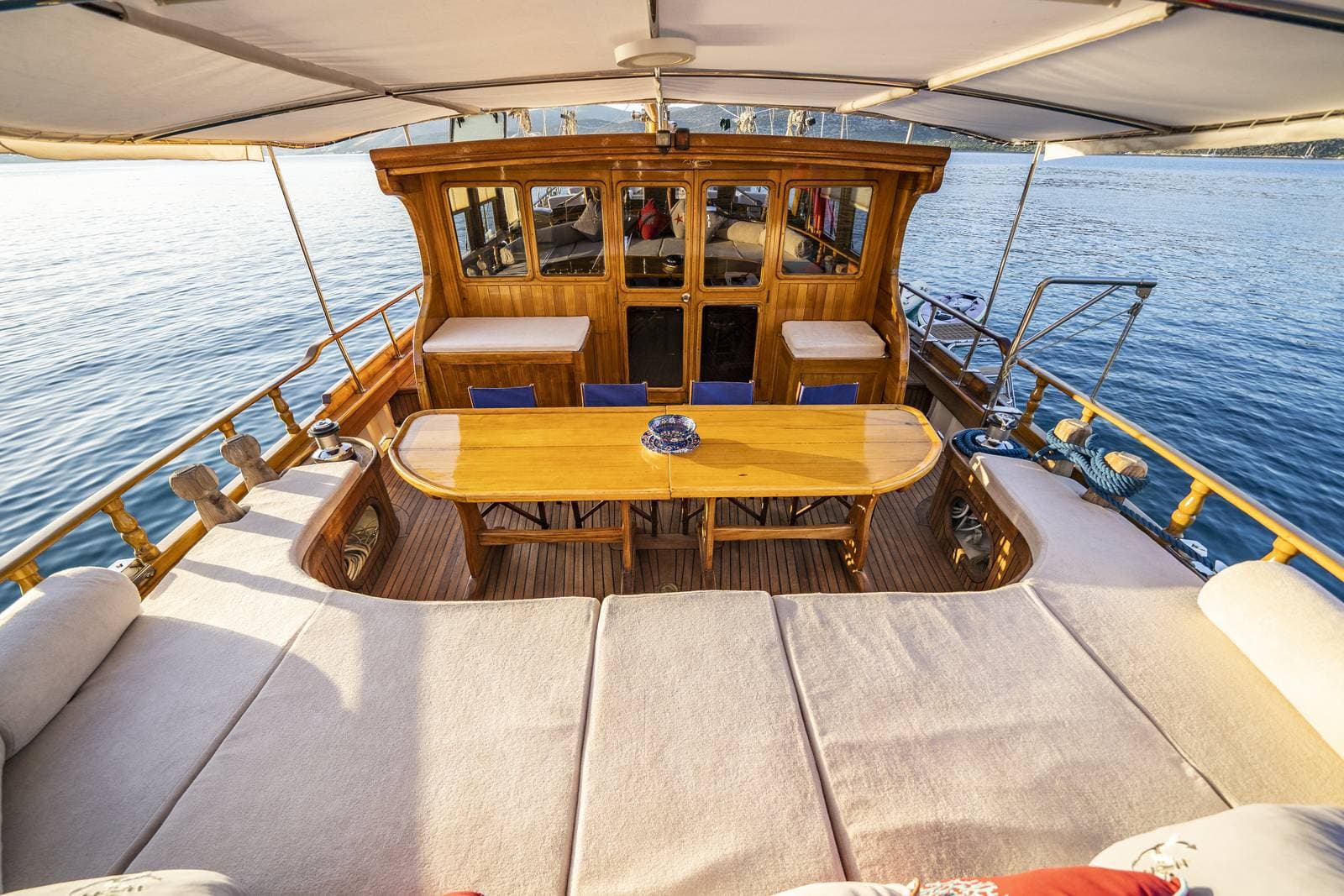 Golden Life interior