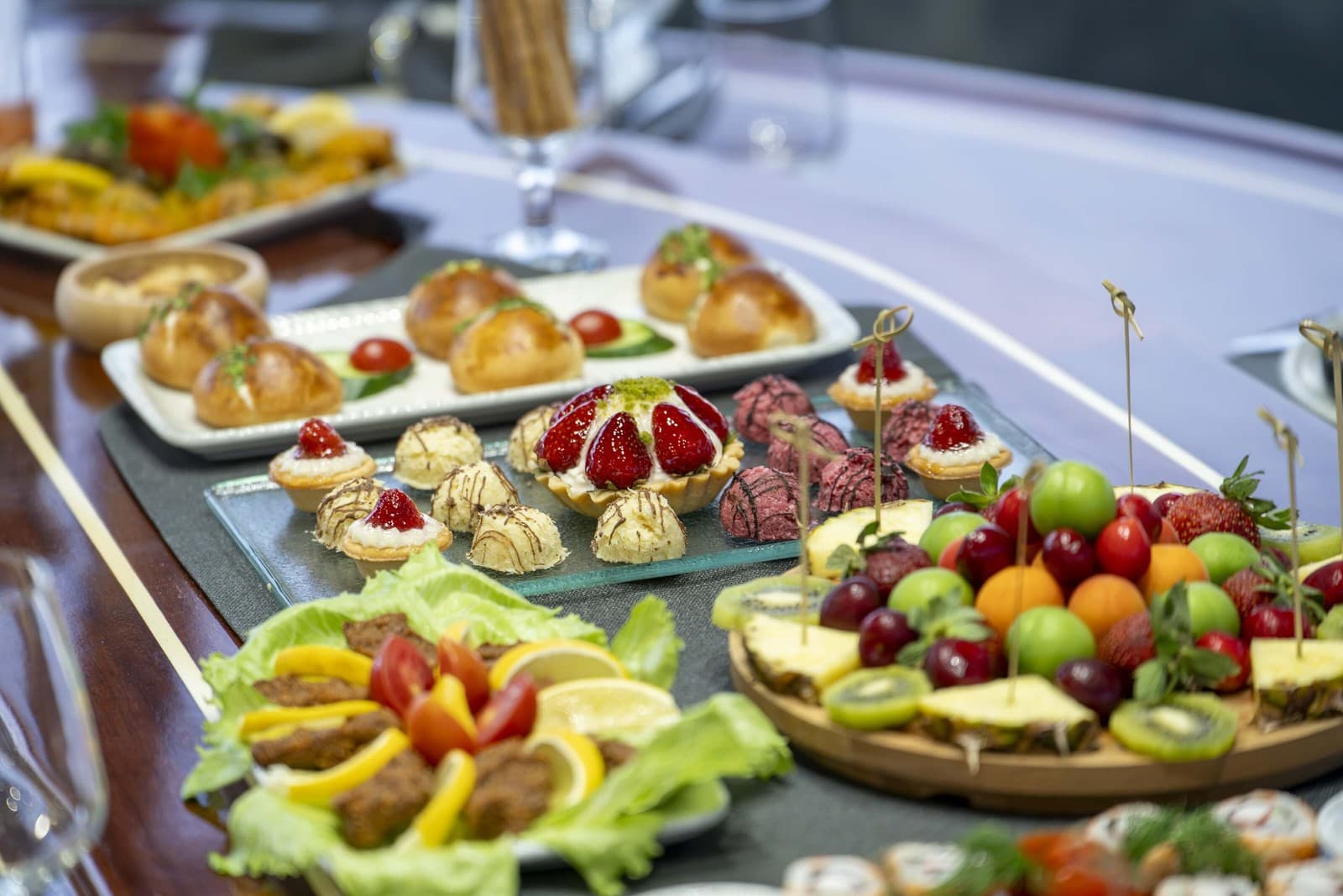 Kaan Ayaz dining