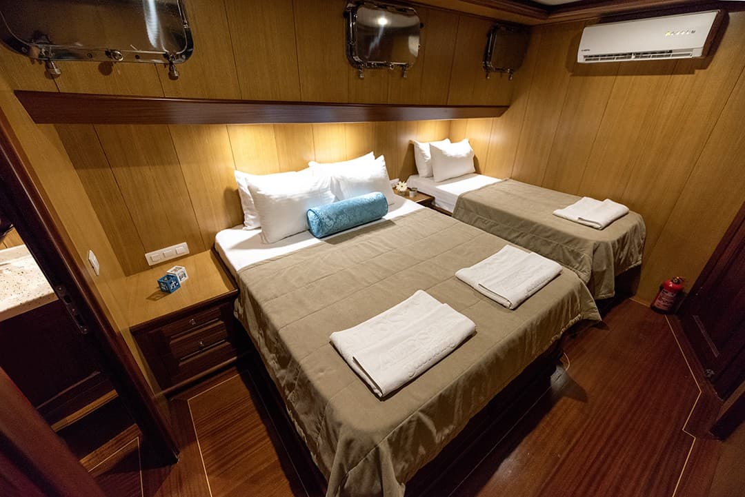 Kayhan 3 cabin