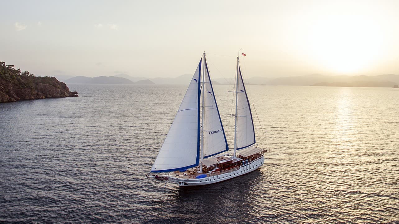 Kayhan 5 exterior