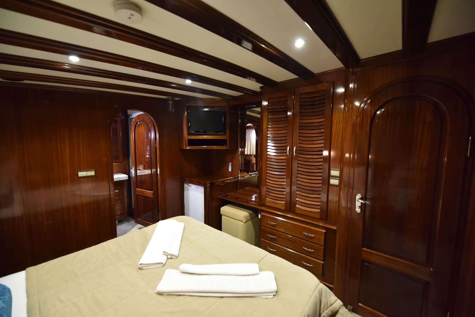 Kayhan Kaptan interior