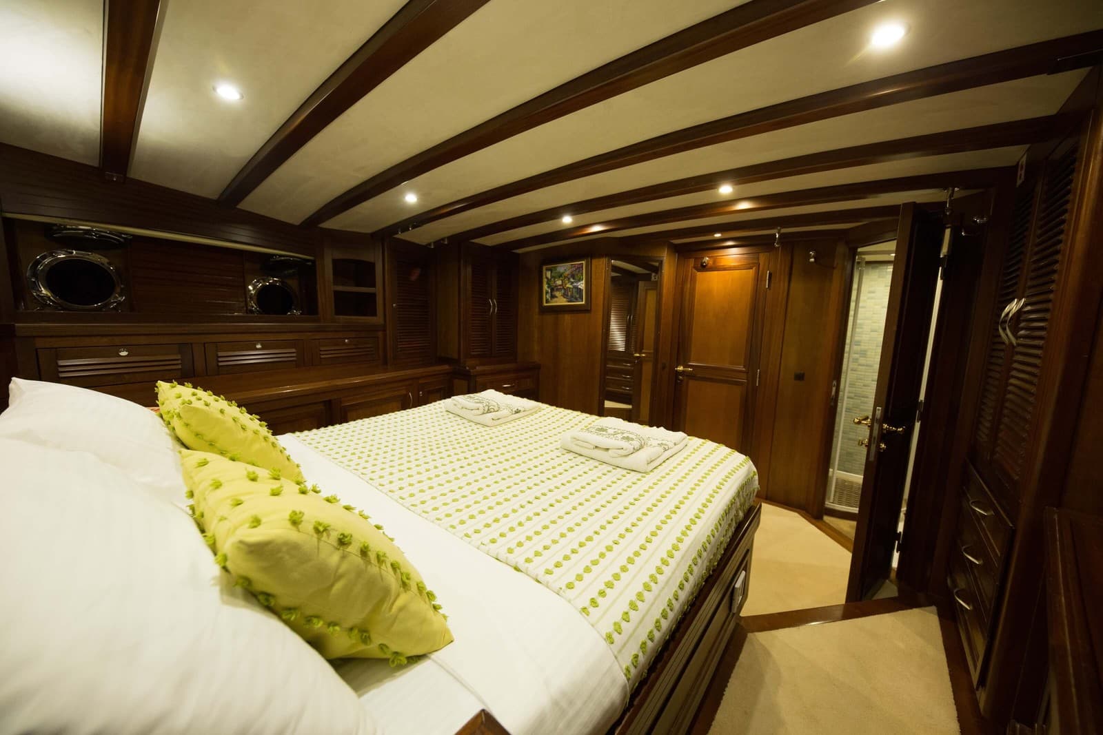 Lady Freya interior