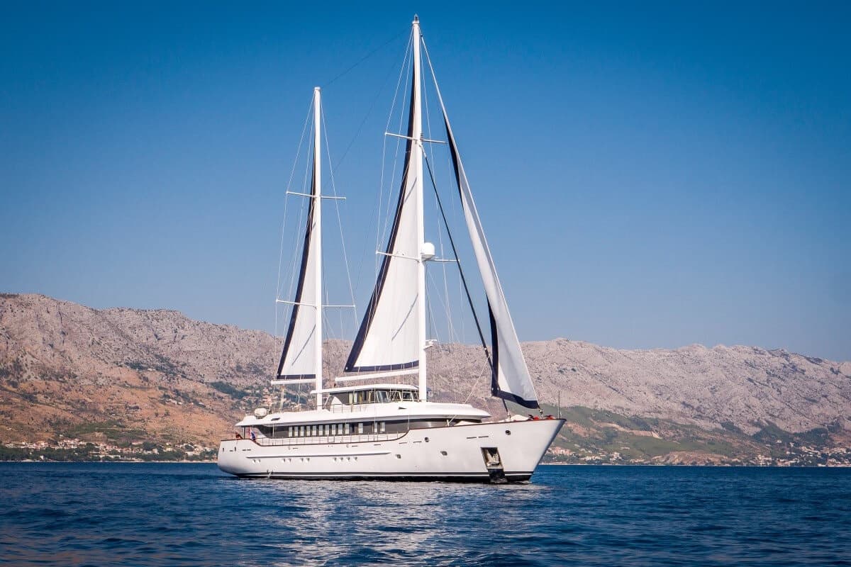 M/s Omnia exterior