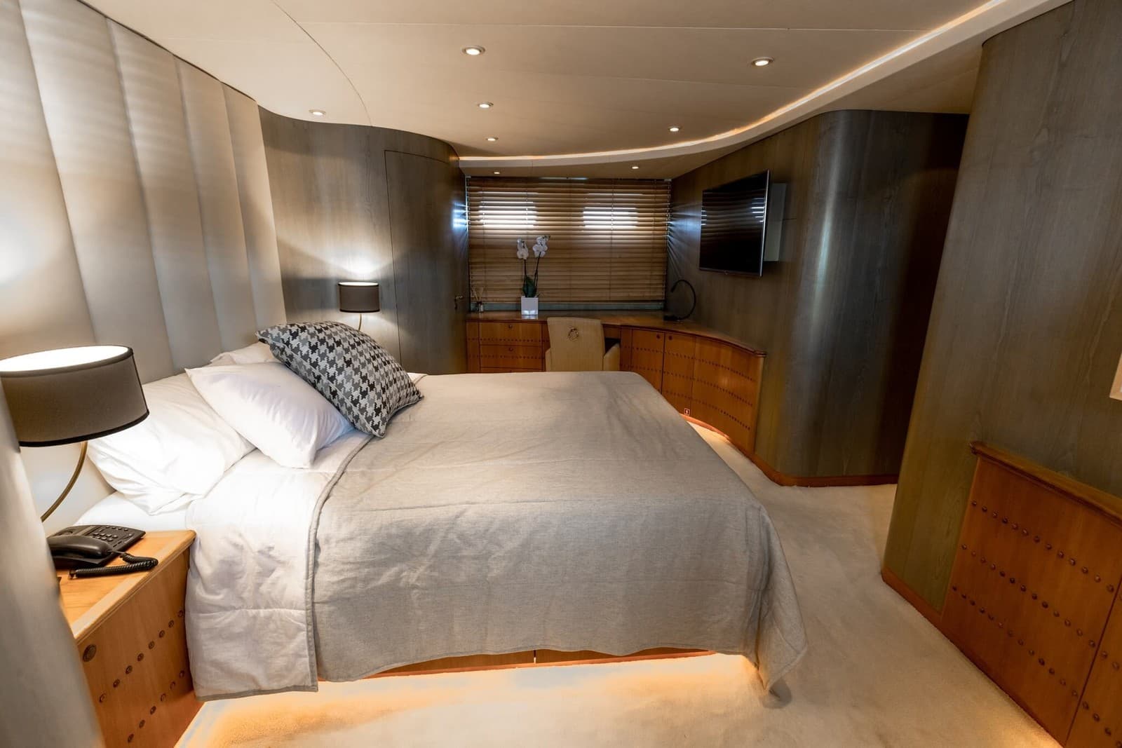 Mobius interior