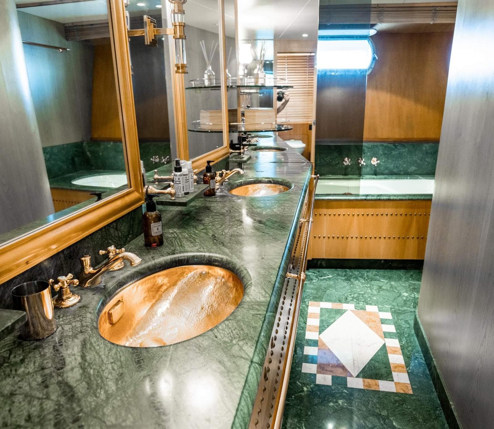 Mobius cabin