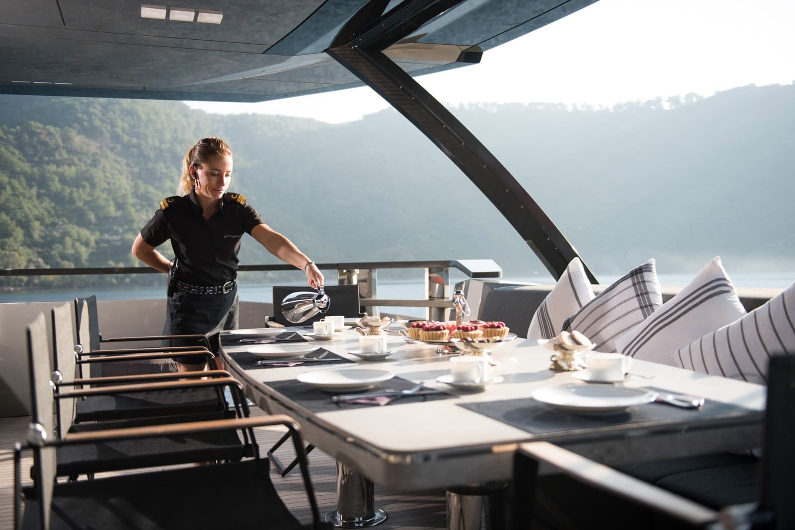 Motor Yacht Fx interior