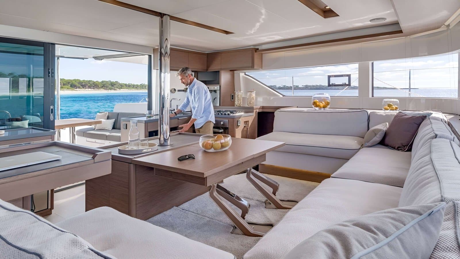 Nauti Cat cabin
