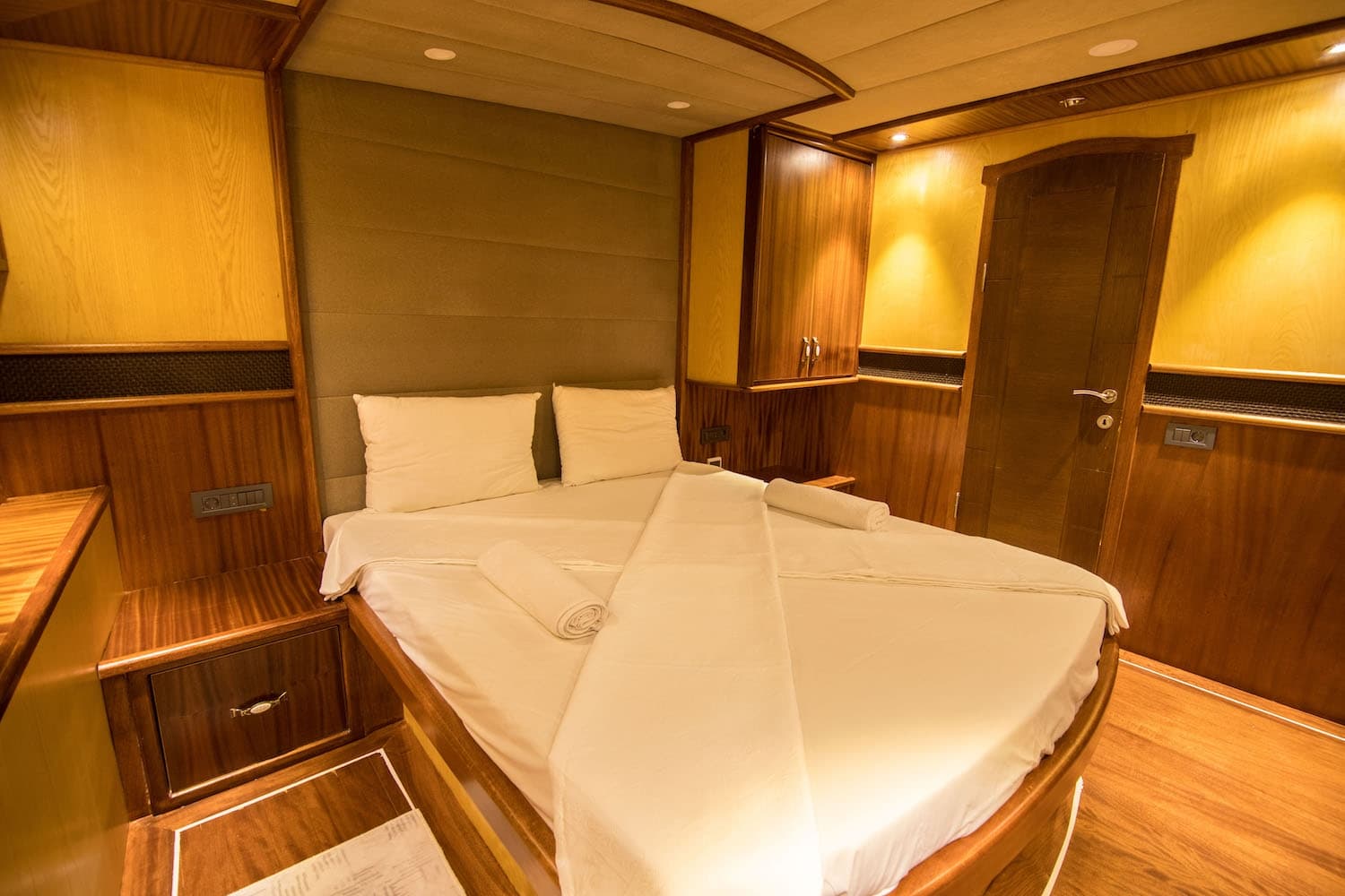 Nevra Queen interior