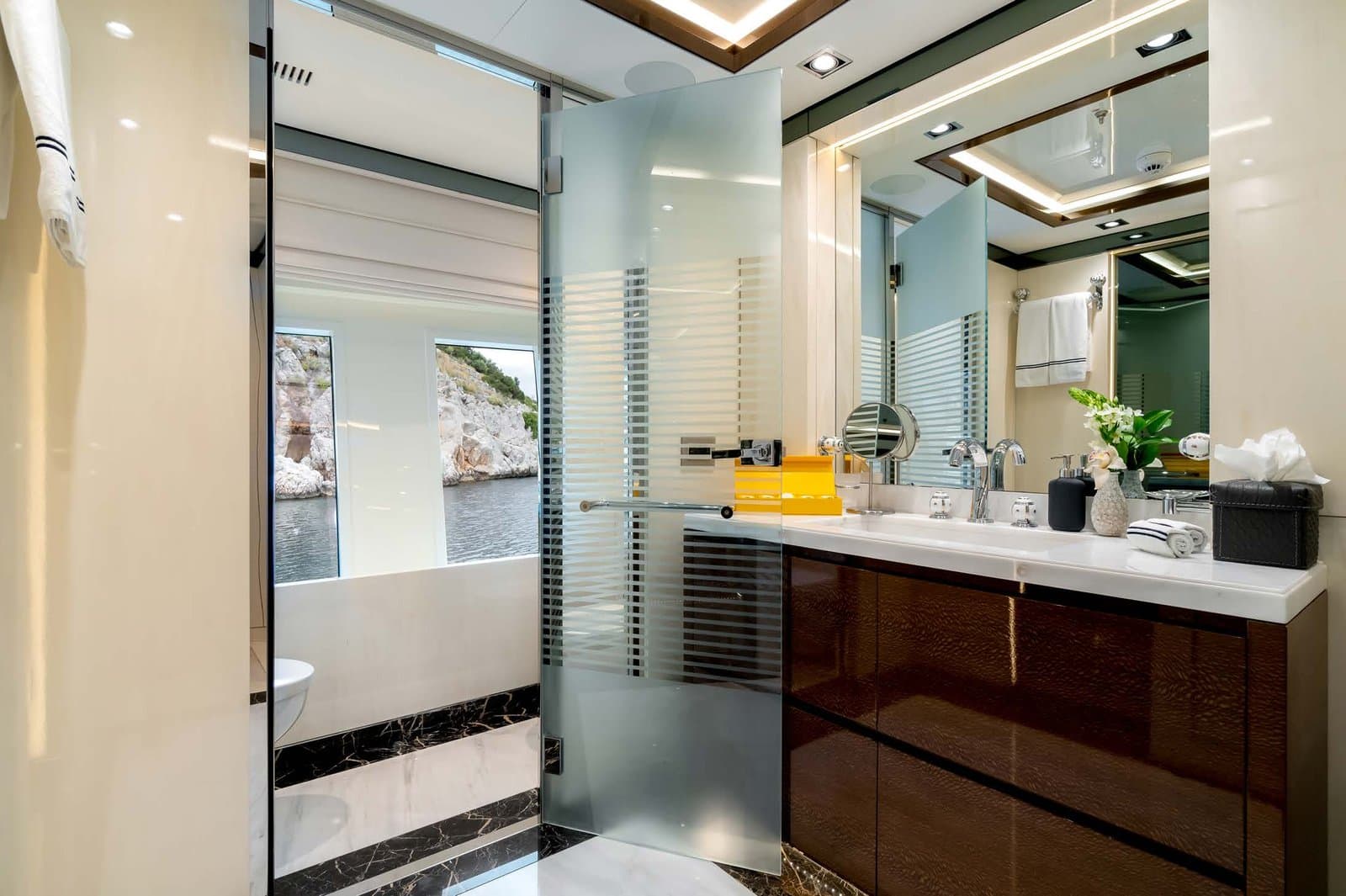 O'mathilde interior