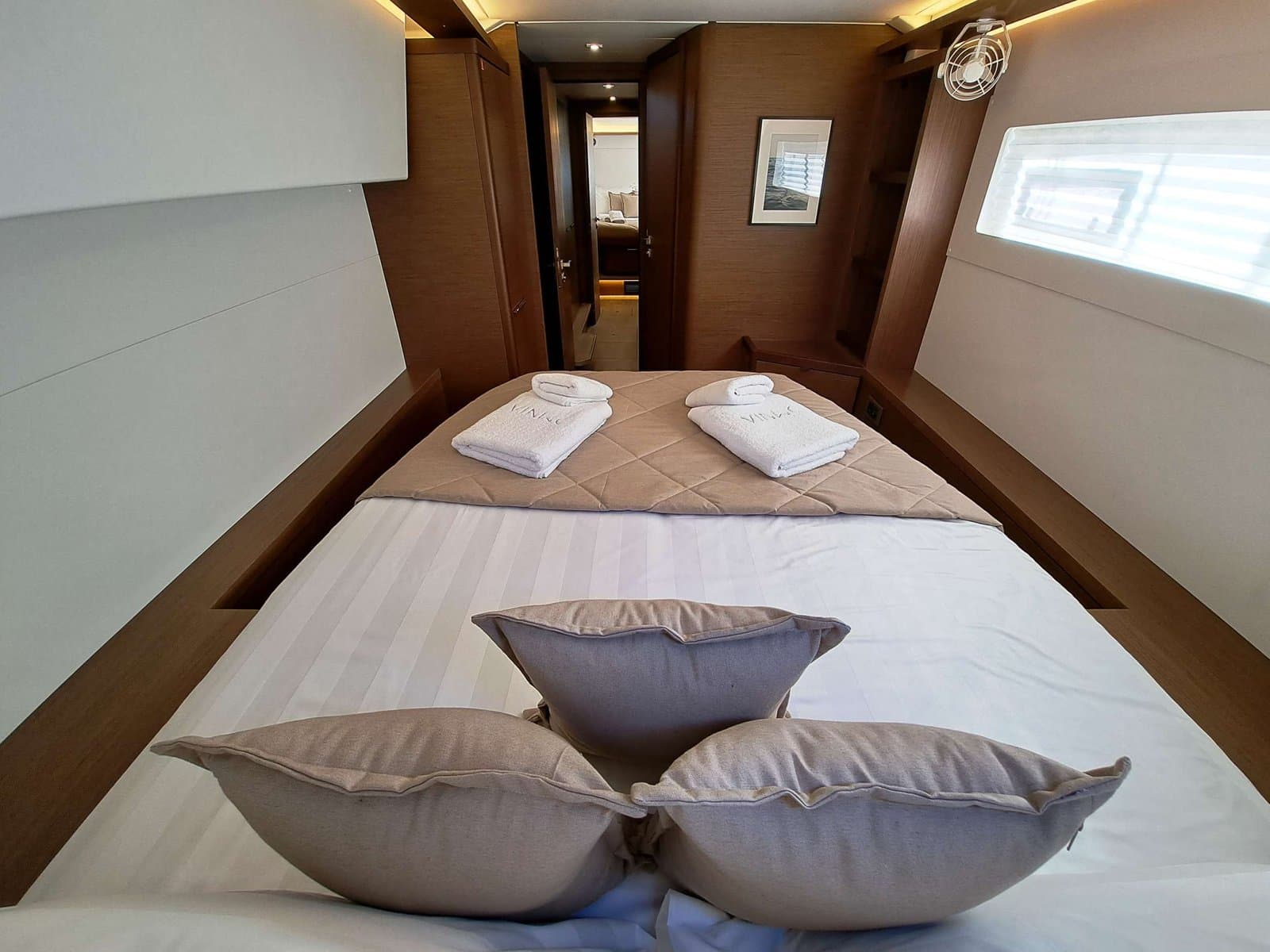 Omnia Lagoon 46 deck