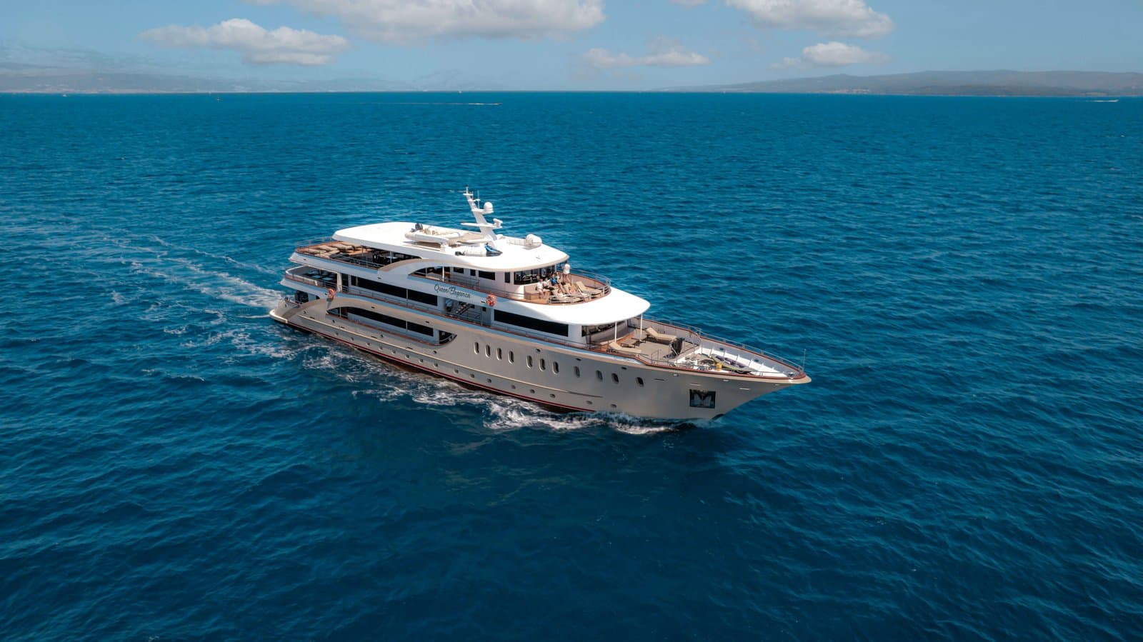 Queen Eleganza cabin