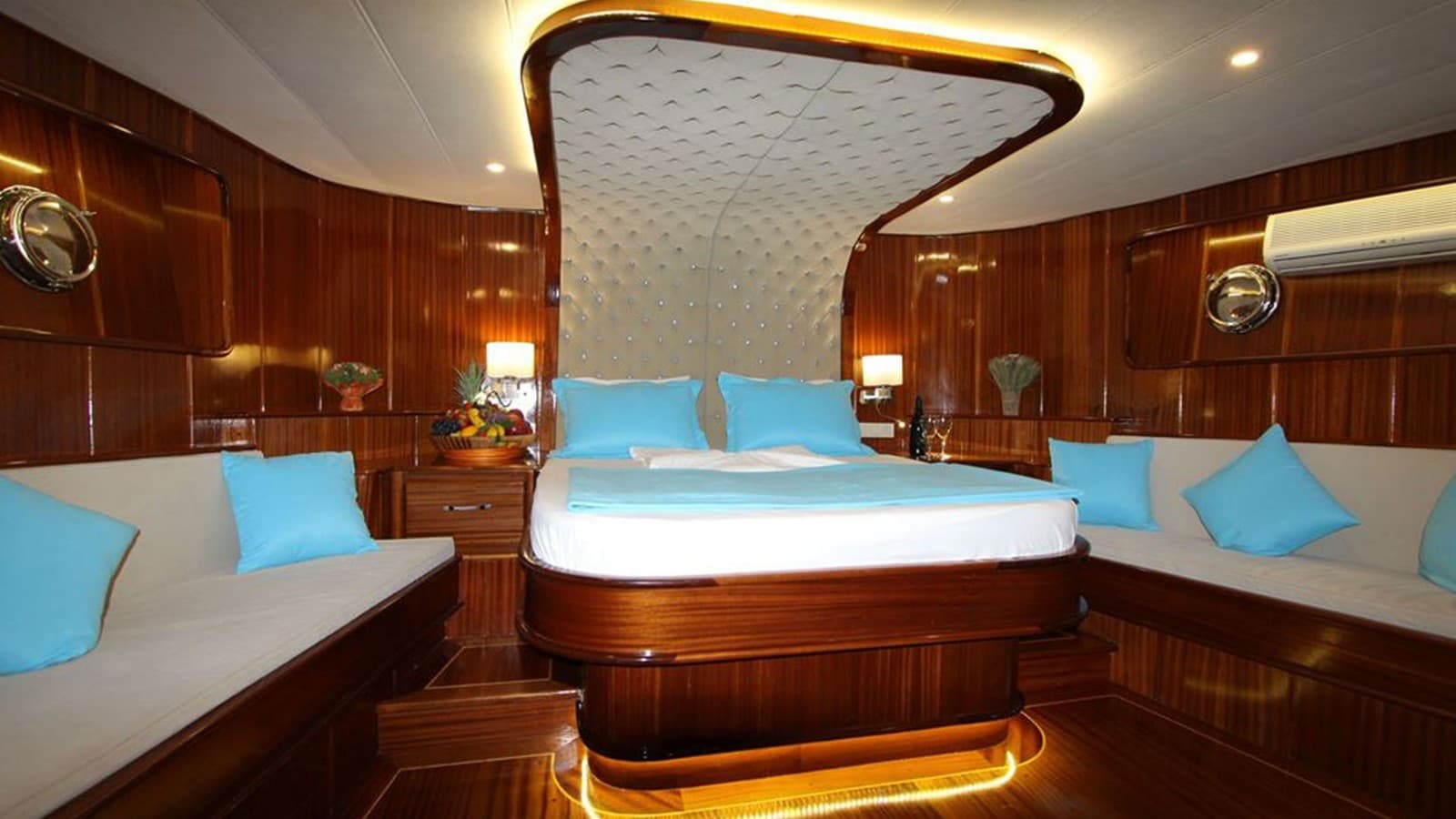 Queen Lila cabin