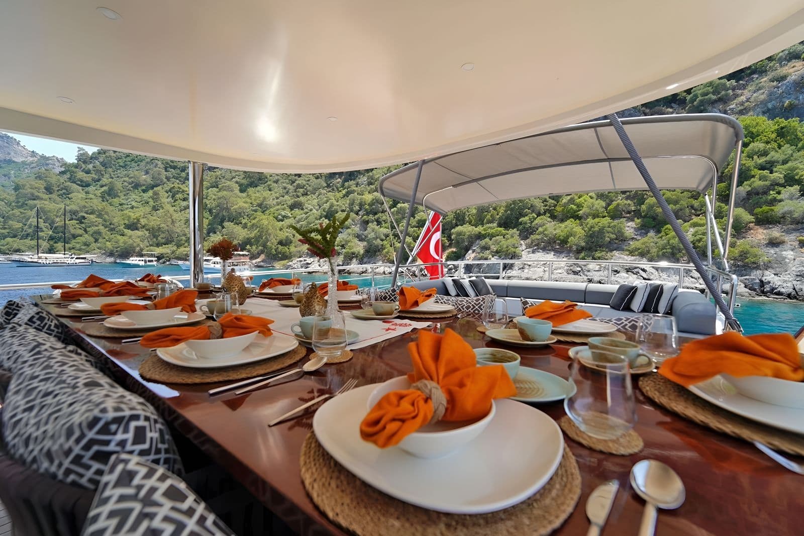 Queen Of Makri dining