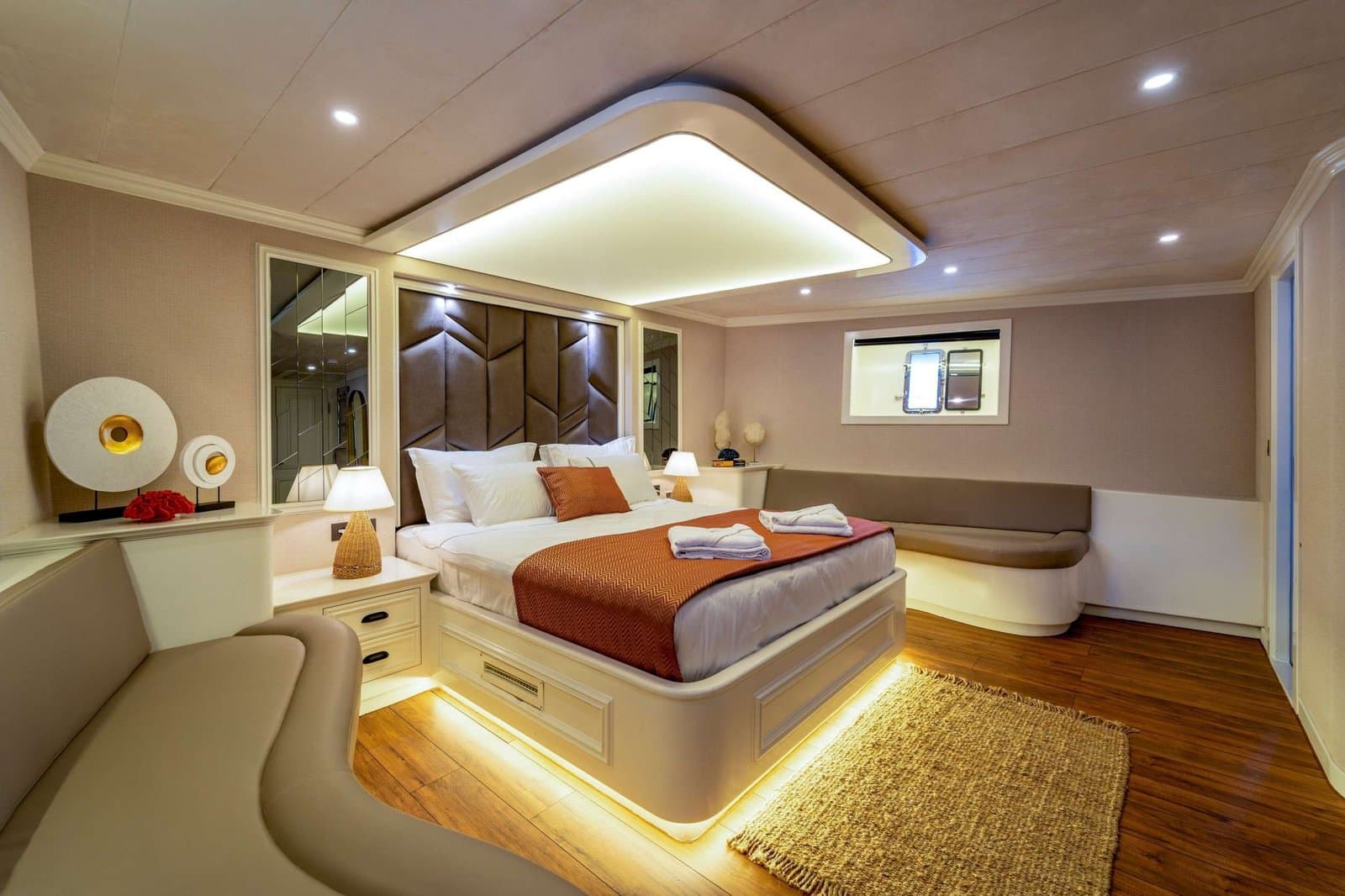 Queen Of Makri interior