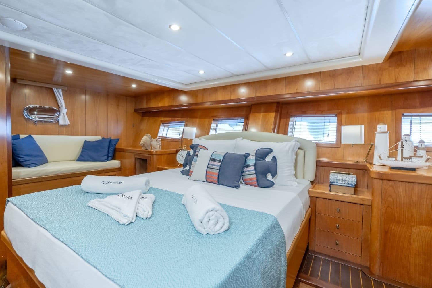 Queen Of Sea interior