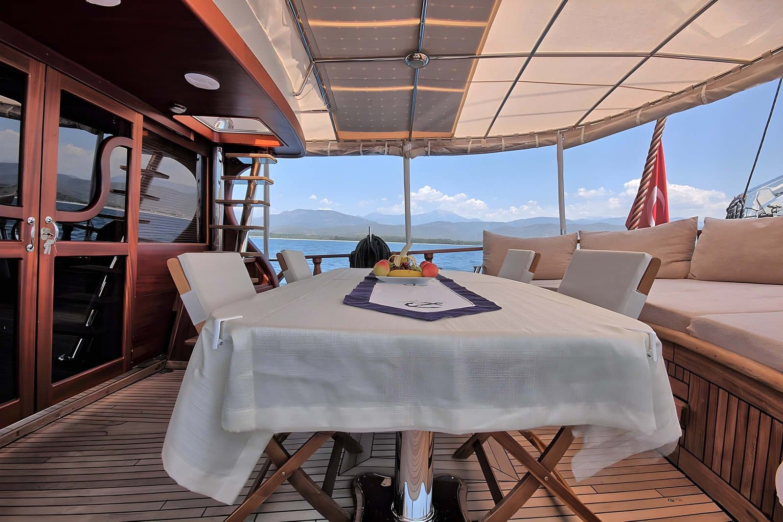 Romance interior