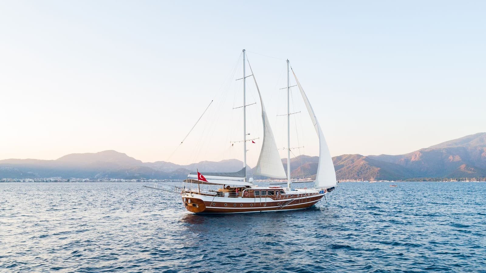 S Nur Taylan exterior