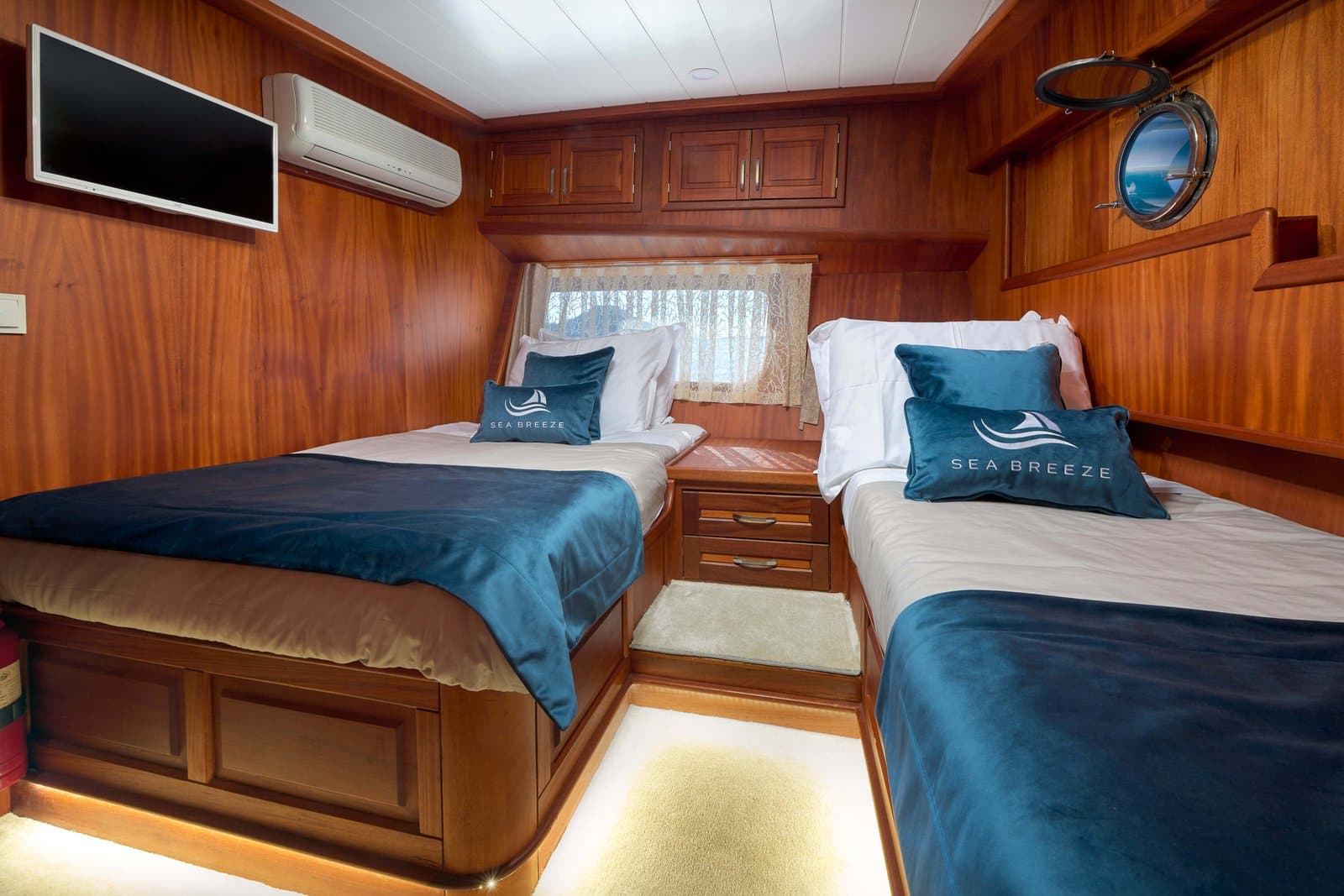 Sea Breeze interior
