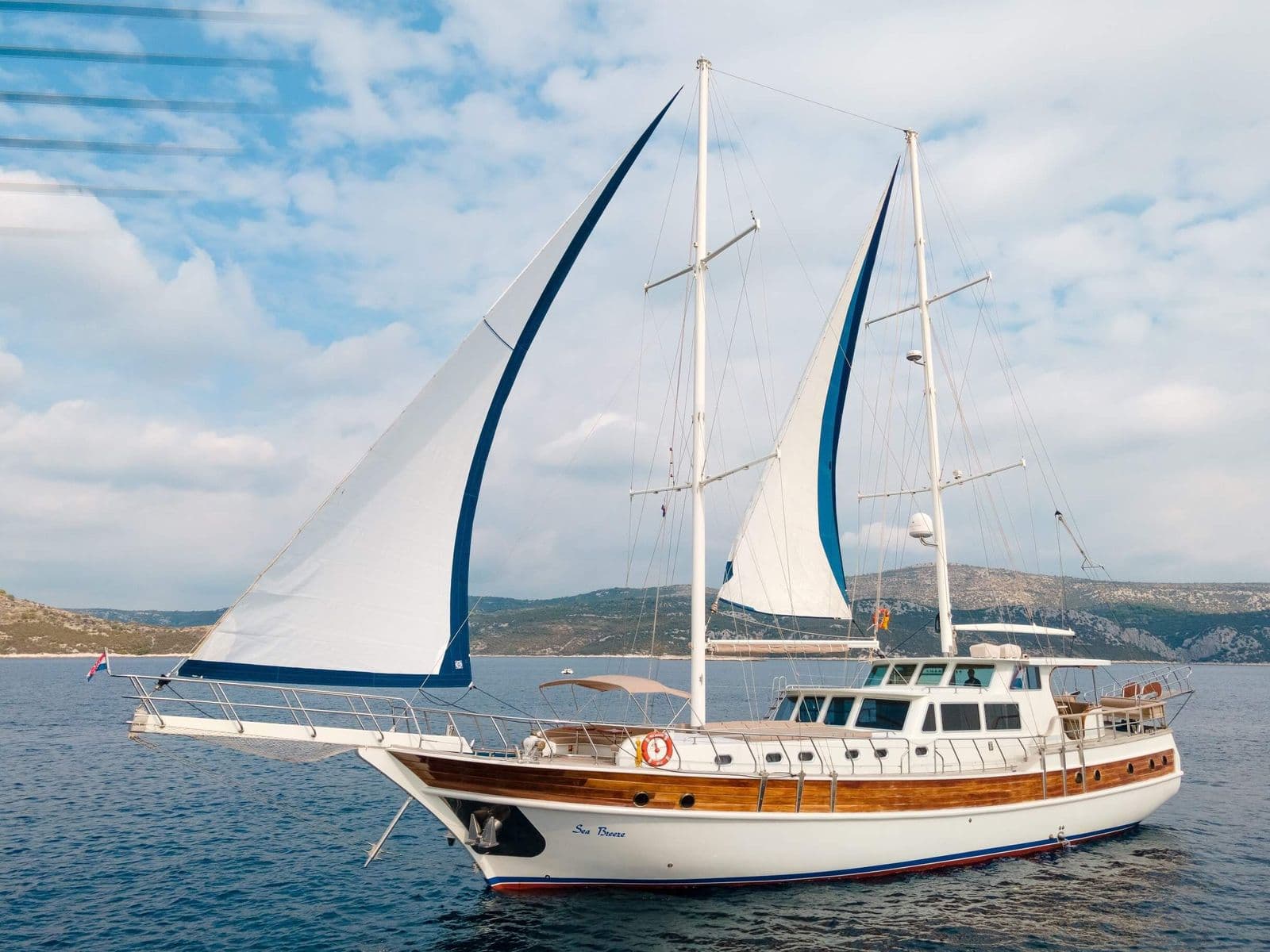 Sea Breeze interior