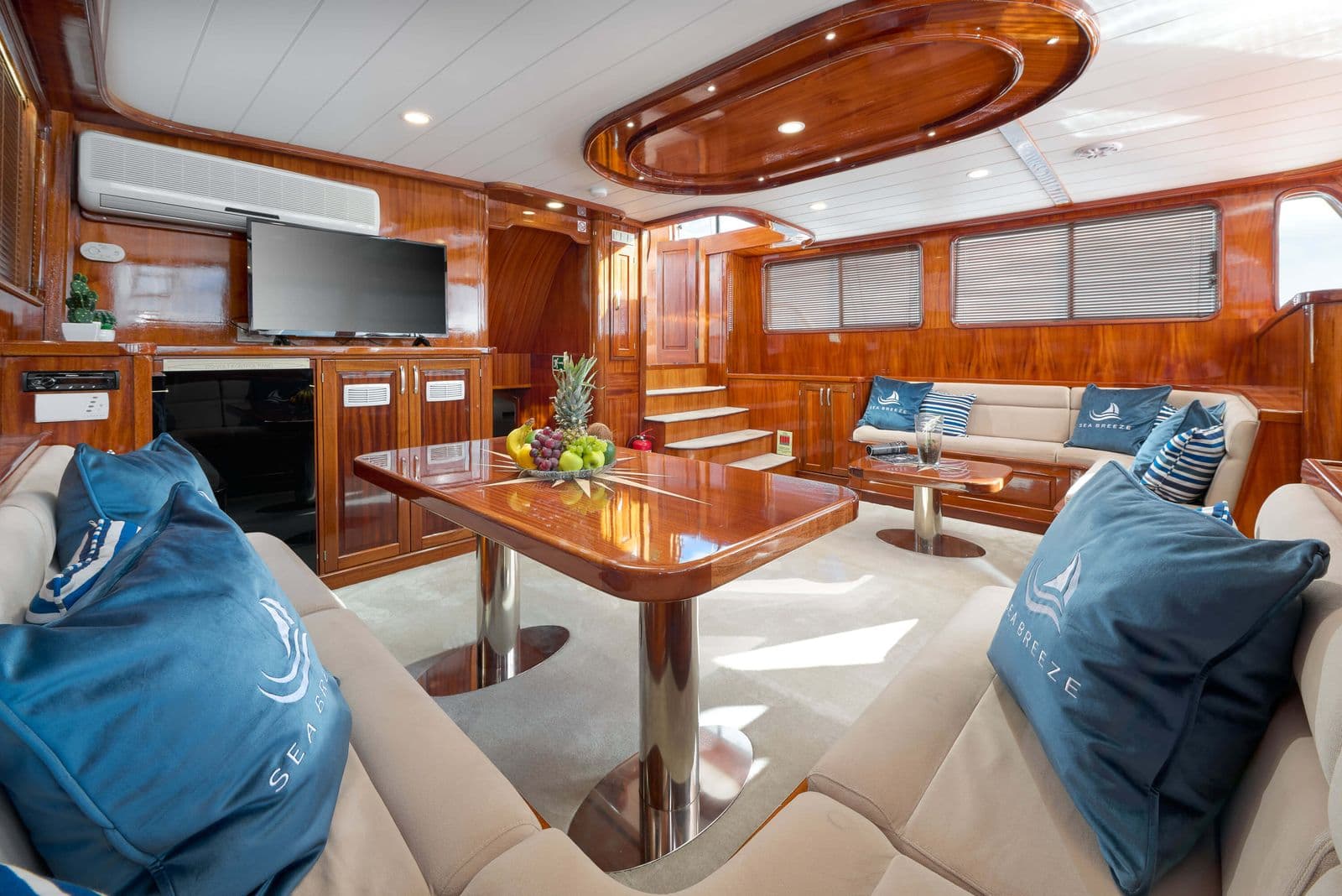 Sea Breeze dining