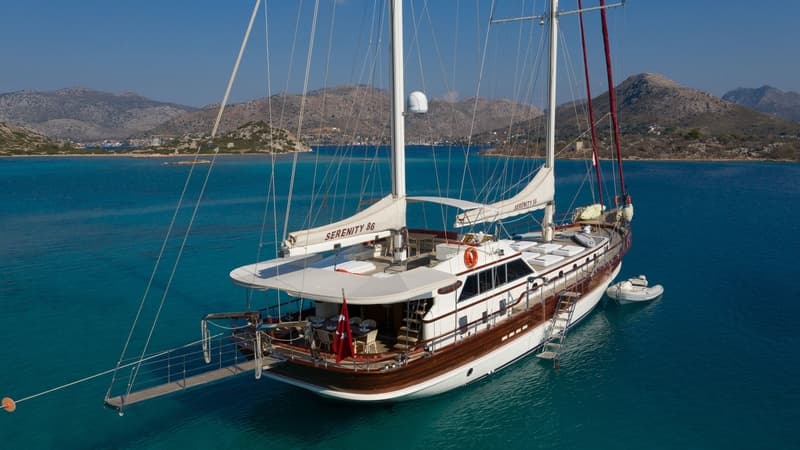 Serenity 86 cabin