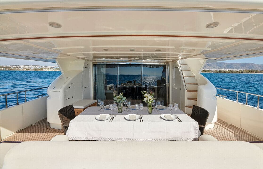 Seven S interior