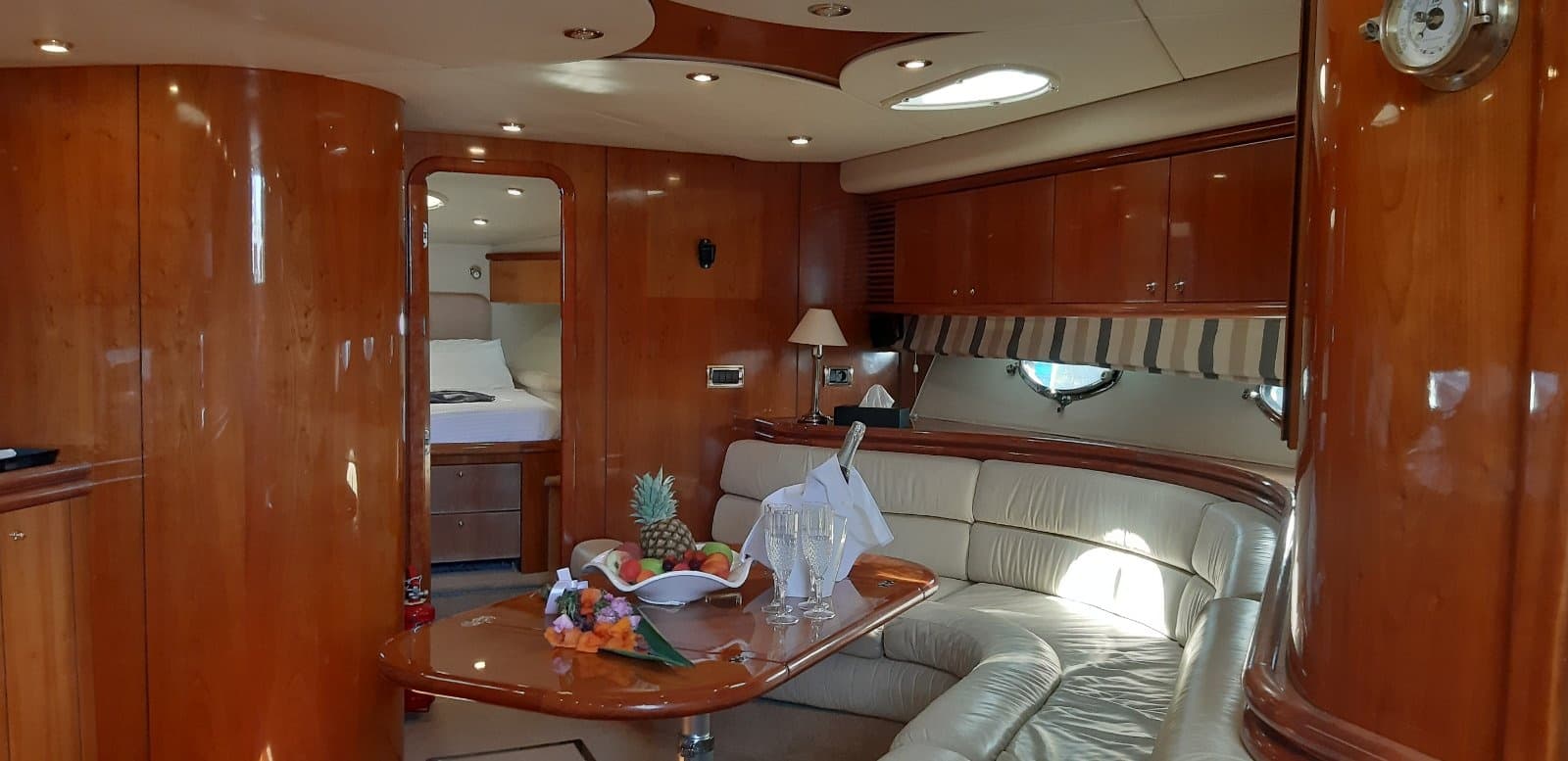 Sunseeker 56 dining