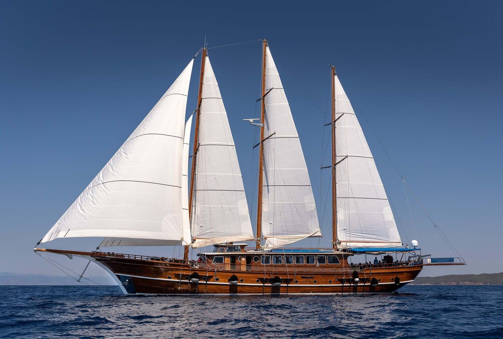 Thalassa cabin