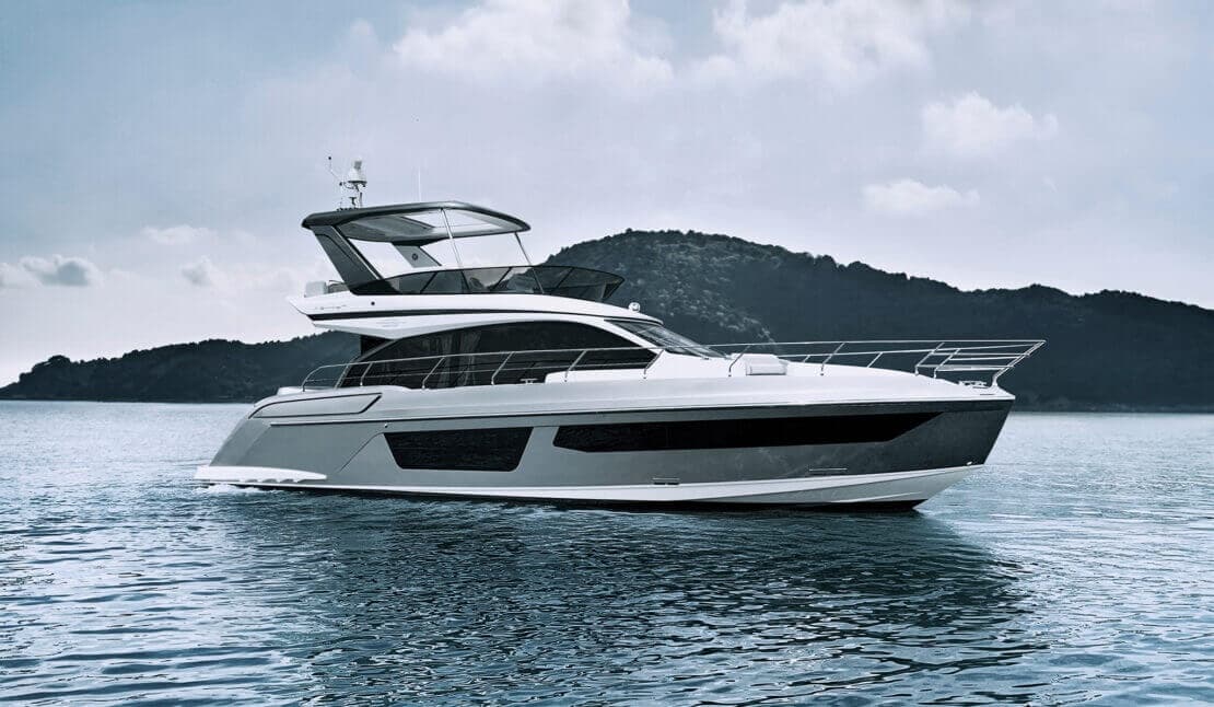 White Azimut 53 Fly interior