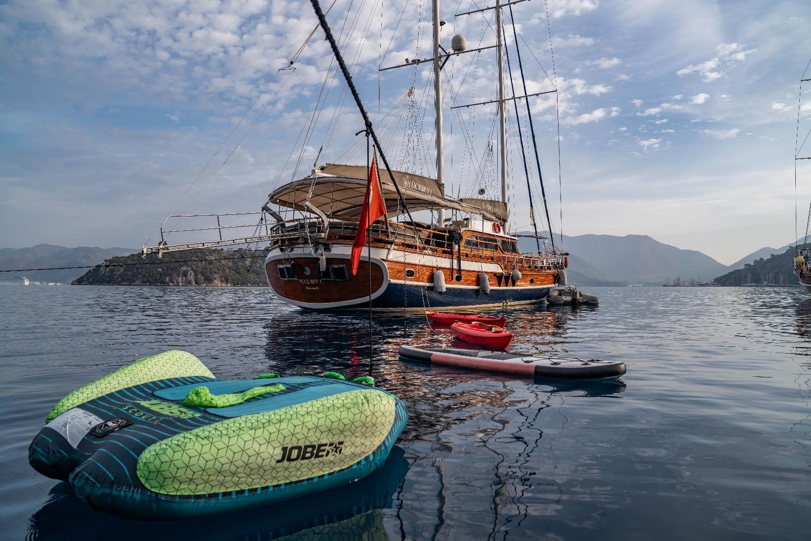 Yüce Bey 1 deck