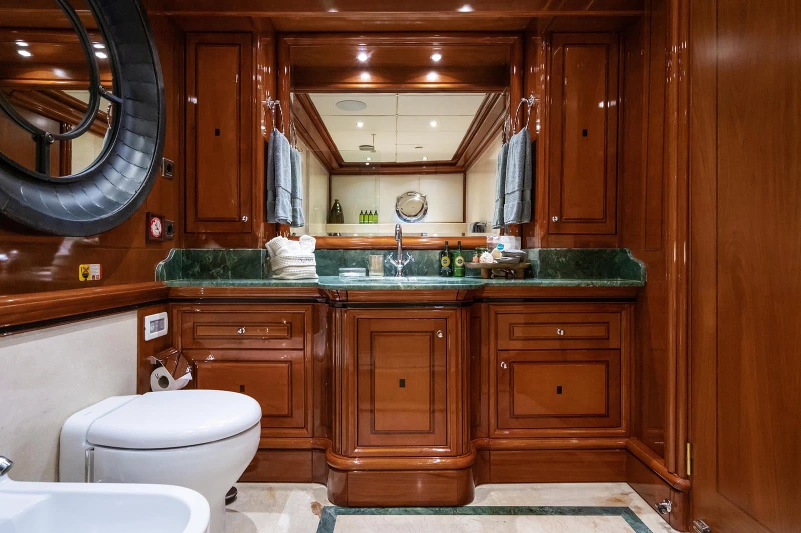 Yazz interior