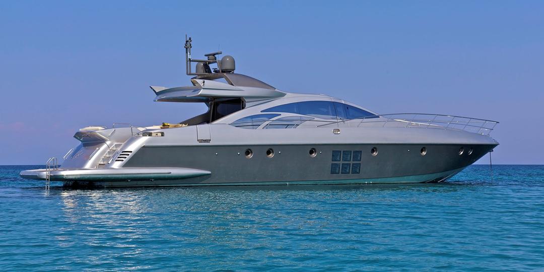 Luxury Yacht Charter in Greece: Special Offer on M/Y THEA MALTA, 27m Azimut