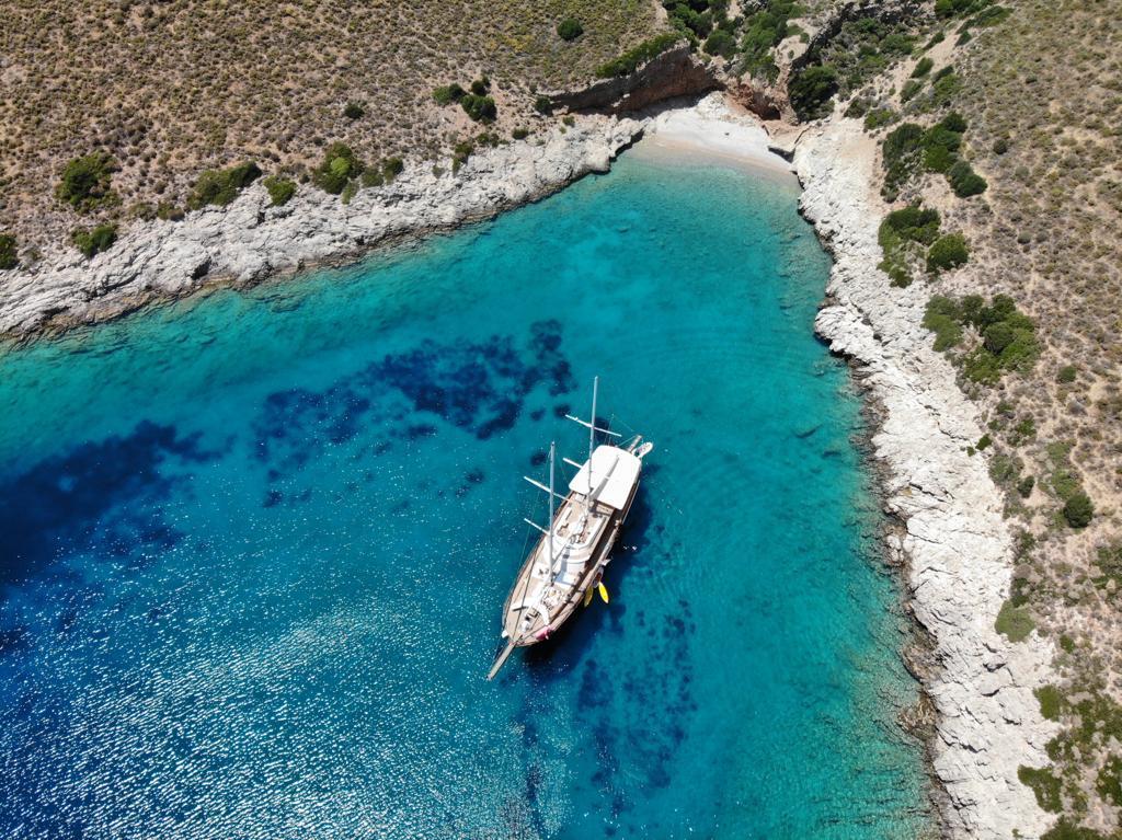 Luxury gulet S Dogu offers reduced rates for early 2025 charters. Discover an unforgettable yacht experience along the Turkish coast.