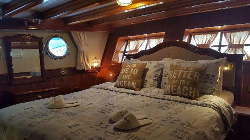 Tranquil Havens: Discover Serenity in Grand Admiral's Cabins