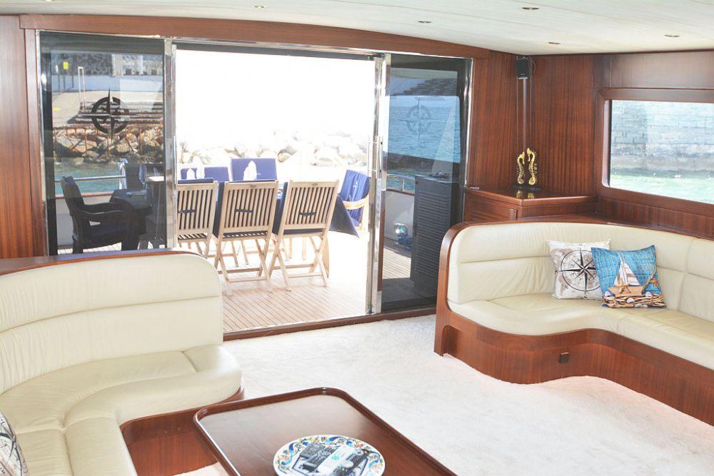 Embrace the Warmth: A Welcoming Atmosphere on Yacht Rose 25