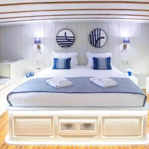 Hospitable Accommodation: Your Home on the Waves
